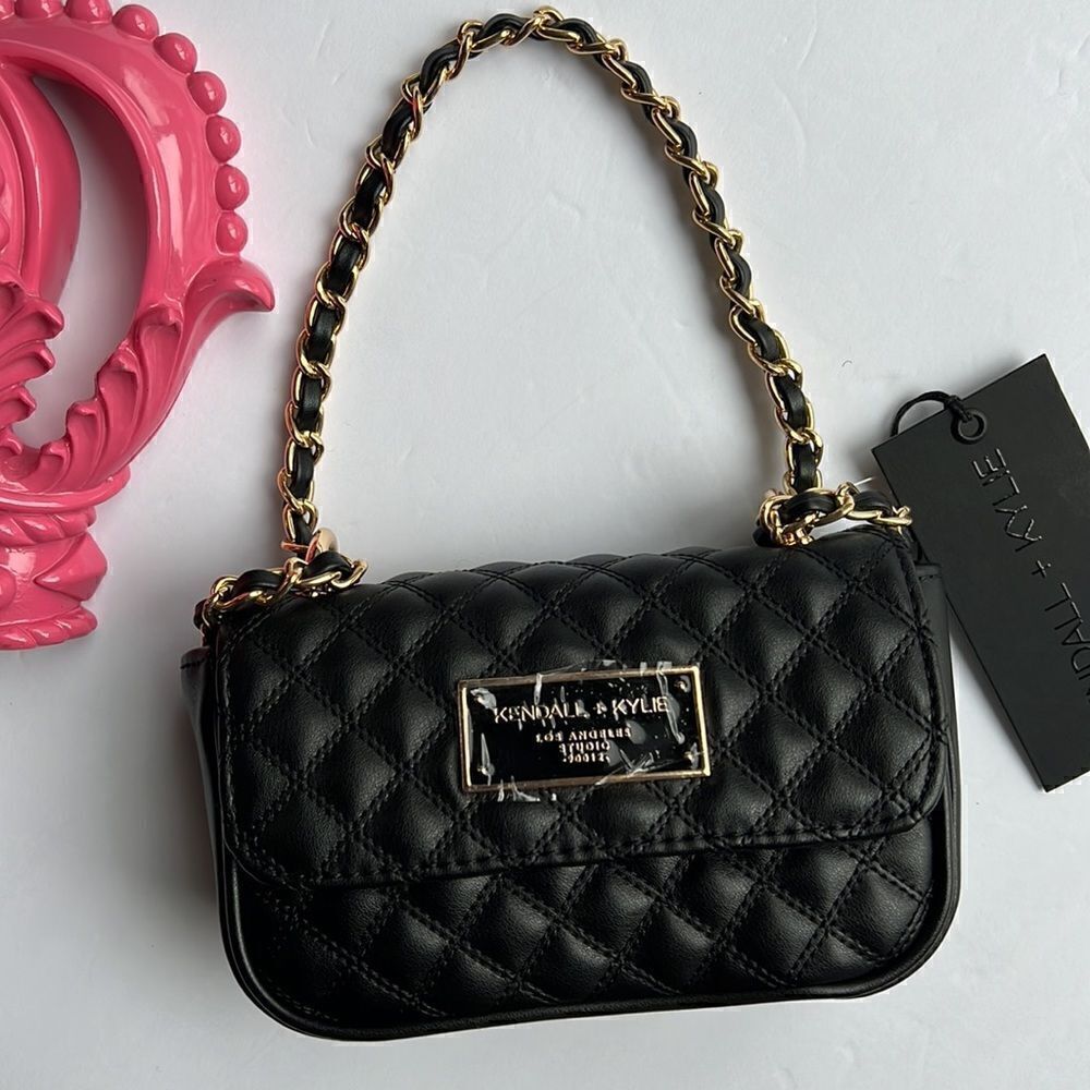 kendall & kylie faux leather quilted crossbody in black